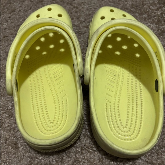 Crocs Neon Yellow Clogs - Picture 2 of 3